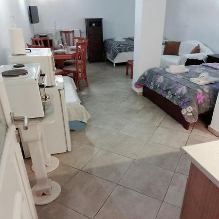 Maria'S Cozy Basement Studio ! Volos Buitenkant foto