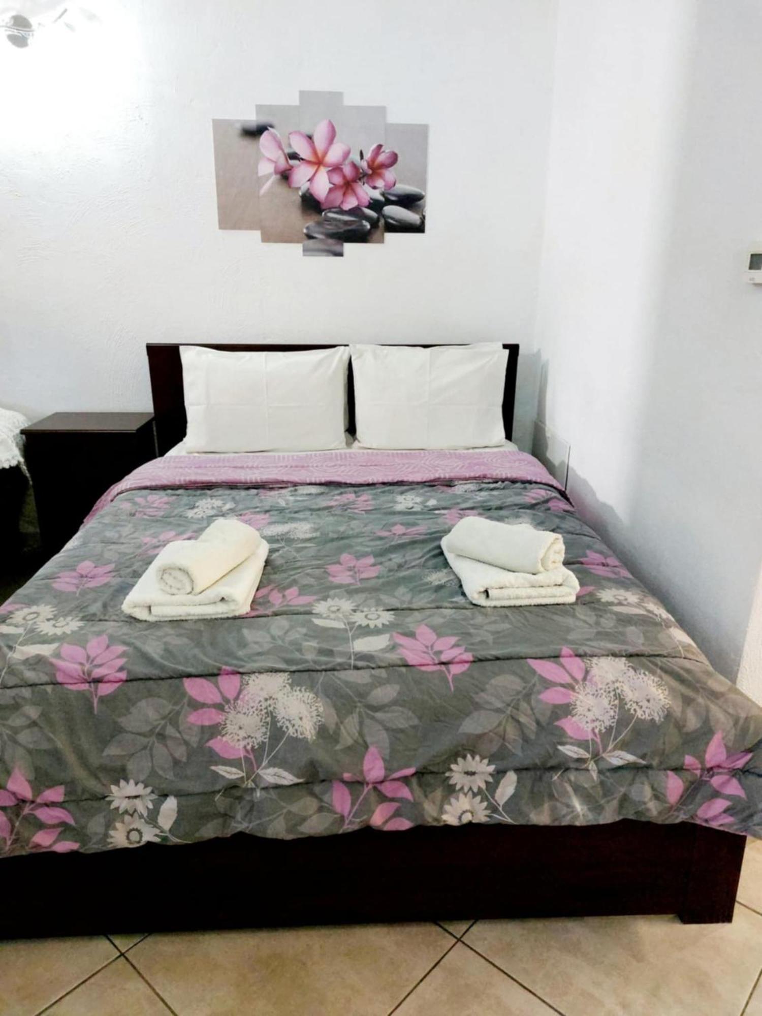 Maria'S Cozy Basement Studio ! Volos Buitenkant foto