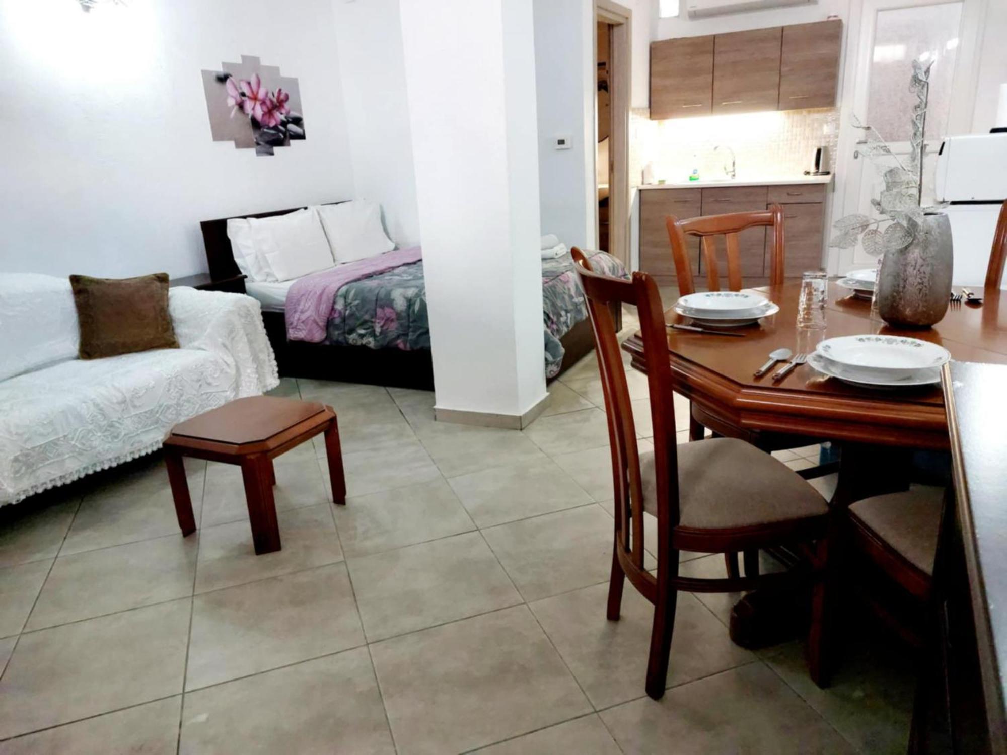 Maria'S Cozy Basement Studio ! Volos Buitenkant foto